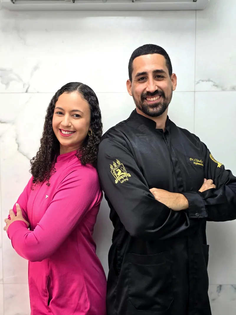 Dr. Cláudio e Dra. Tânia, sócios da CT Odonto nas Graças, Recife